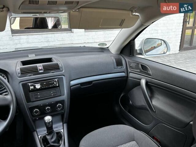 Сірий Шкода Октавія, об'ємом двигуна 1.6 л та пробігом 237 тис. км за 7990 $, фото 84 на Automoto.ua