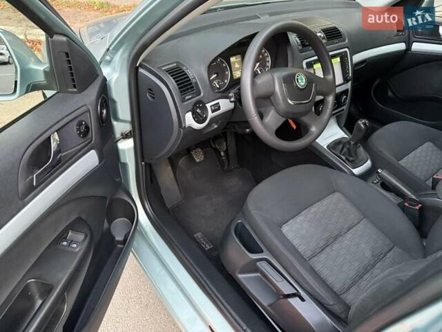 Серый Шкода Октавия, объемом двигателя 1.4 л и пробегом 201 тыс. км за 7500 $, фото 3 на Automoto.ua