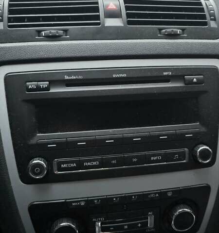 Сірий Шкода Октавія, об'ємом двигуна 1.6 л та пробігом 217 тис. км за 6300 $, фото 1 на Automoto.ua