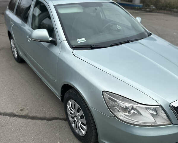 Серый Шкода Октавия, объемом двигателя 1.6 л и пробегом 261 тыс. км за 6100 $, фото 1 на Automoto.ua