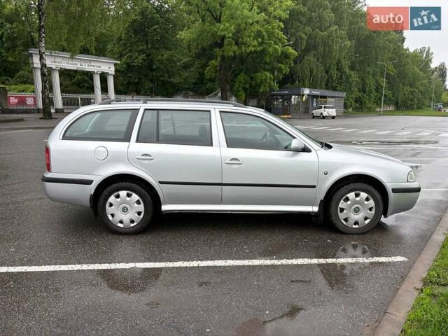 Серый Шкода Октавия, объемом двигателя 1.6 л и пробегом 198 тыс. км за 4900 $, фото 2 на Automoto.ua