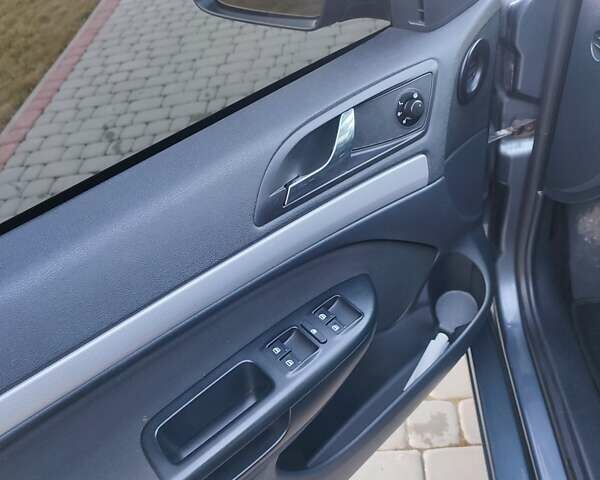 Серый Шкода Октавия, объемом двигателя 1.8 л и пробегом 235 тыс. км за 7200 $, фото 13 на Automoto.ua