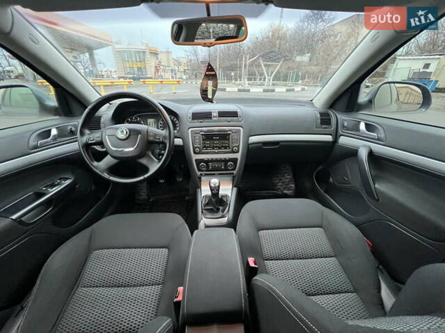 Серый Шкода Октавия, объемом двигателя 1.39 л и пробегом 222 тыс. км за 7500 $, фото 6 на Automoto.ua