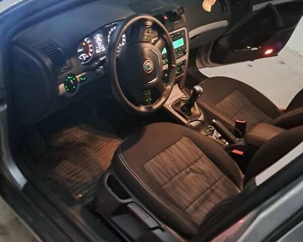 Серый Шкода Октавия, объемом двигателя 1.9 л и пробегом 328 тыс. км за 6599 $, фото 12 на Automoto.ua