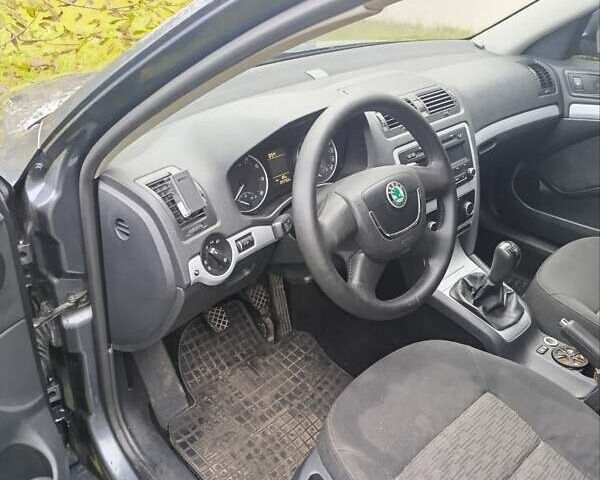Сірий Шкода Октавія, об'ємом двигуна 1.8 л та пробігом 223 тис. км за 7500 $, фото 3 на Automoto.ua