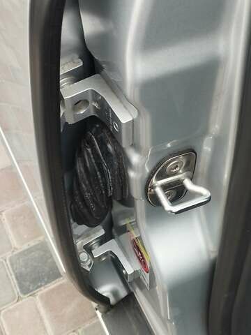 Серый Шкода Октавия, объемом двигателя 1.8 л и пробегом 215 тыс. км за 8000 $, фото 7 на Automoto.ua