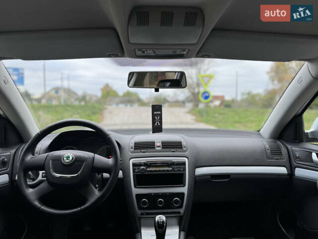 Шкода Октавия 2009 в Староконстантинов на Automoto.ua Серый Шкода Октавия, объемом двигателя 1.6 л и пробегом 212 тыс. км за 7600 $, фото 18 на Automoto.ua