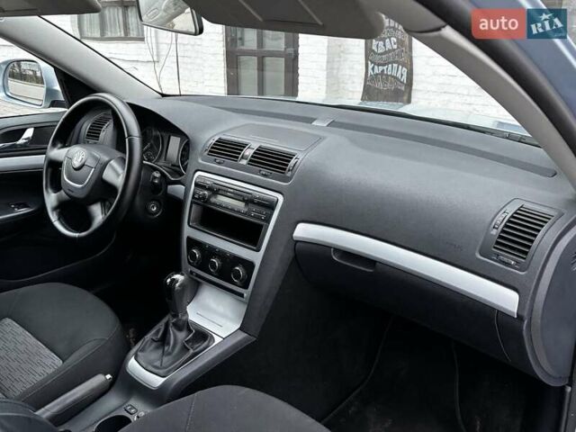 Серый Шкода Октавия, объемом двигателя 1.6 л и пробегом 203 тыс. км за 8099 $, фото 70 на Automoto.ua