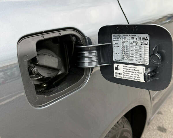 Серый Шкода Октавия, объемом двигателя 1.6 л и пробегом 176 тыс. км за 8999 $, фото 79 на Automoto.ua