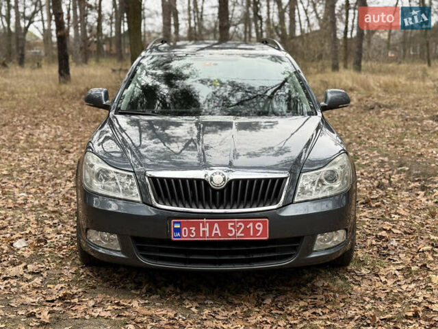 Серый Шкода Октавия, объемом двигателя 1.8 л и пробегом 220 тыс. км за 8200 $, фото 3 на Automoto.ua
