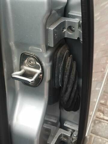 Серый Шкода Октавия, объемом двигателя 1.8 л и пробегом 215 тыс. км за 8000 $, фото 8 на Automoto.ua