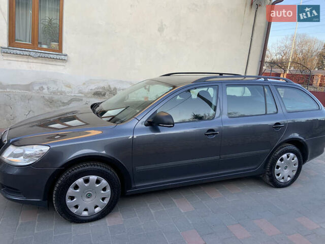 Серый Шкода Октавия, объемом двигателя 1.6 л и пробегом 219 тыс. км за 7800 $, фото 2 на Automoto.ua