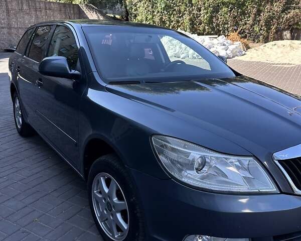 Серый Шкода Октавия, объемом двигателя 1.8 л и пробегом 267 тыс. км за 8000 $, фото 14 на Automoto.ua