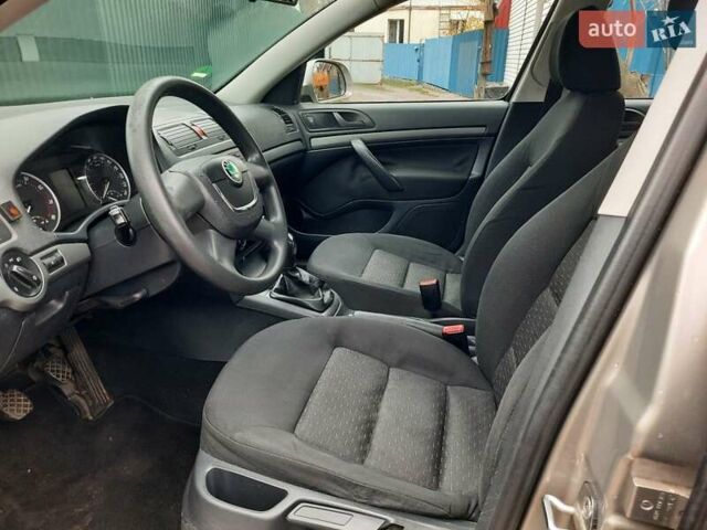 Серый Шкода Октавия, объемом двигателя 1.6 л и пробегом 250 тыс. км за 7550 $, фото 33 на Automoto.ua