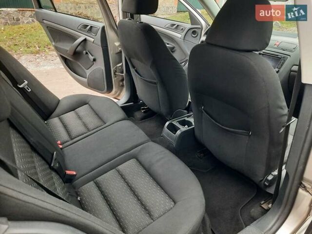 Серый Шкода Октавия, объемом двигателя 1.6 л и пробегом 250 тыс. км за 7550 $, фото 79 на Automoto.ua