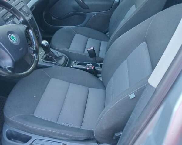 Серый Шкода Октавия, объемом двигателя 1.6 л и пробегом 267 тыс. км за 6400 $, фото 7 на Automoto.ua