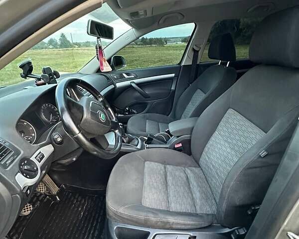 Серый Шкода Октавия, объемом двигателя 1.6 л и пробегом 190 тыс. км за 6100 $, фото 28 на Automoto.ua