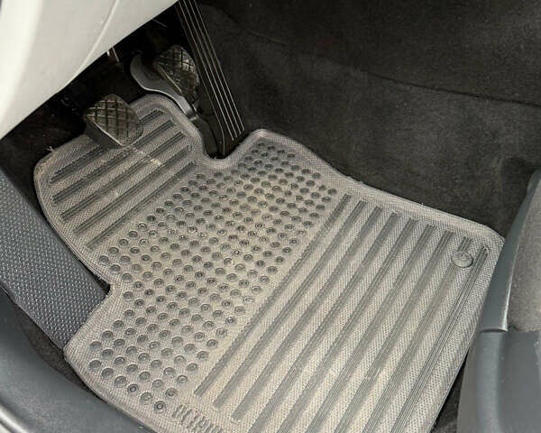 Сірий Шкода Октавія, об'ємом двигуна 1.6 л та пробігом 176 тис. км за 8999 $, фото 99 на Automoto.ua