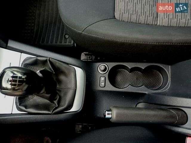 Серый Шкода Октавия, объемом двигателя 1.4 л и пробегом 273 тыс. км за 6900 $, фото 4 на Automoto.ua