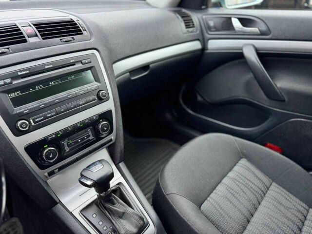 Серый Шкода Октавия, объемом двигателя 1.4 л и пробегом 229 тыс. км за 8000 $, фото 13 на Automoto.ua