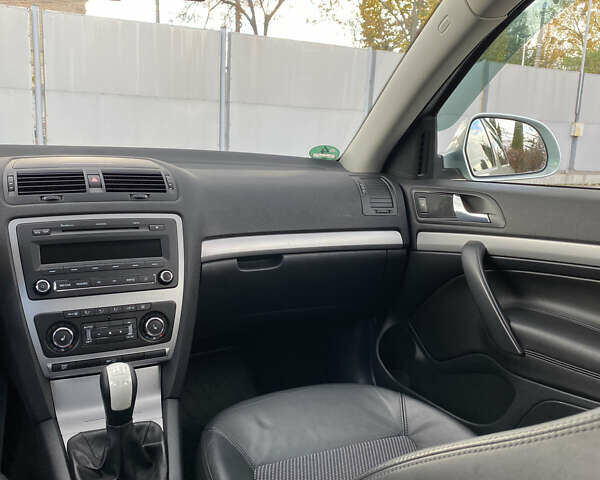 Сірий Шкода Октавія, об'ємом двигуна 1.8 л та пробігом 230 тис. км за 7100 $, фото 51 на Automoto.ua