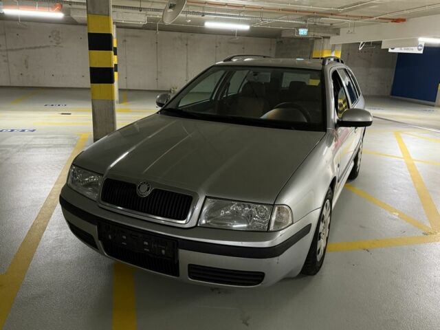 Серый Шкода Октавия, объемом двигателя 1.6 л и пробегом 235 тыс. км за 2900 $, фото 1 на Automoto.ua