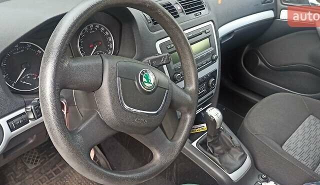 Сірий Шкода Октавія, об'ємом двигуна 1.8 л та пробігом 231 тис. км за 7300 $, фото 8 на Automoto.ua