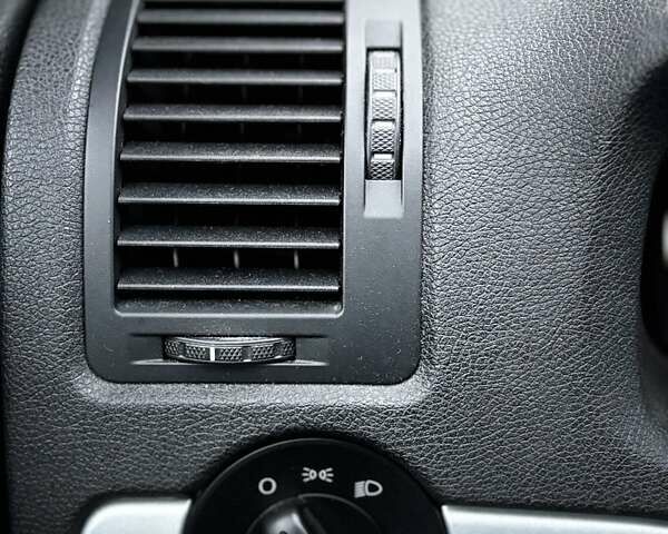 Серый Шкода Октавия, объемом двигателя 1.6 л и пробегом 203 тыс. км за 8099 $, фото 76 на Automoto.ua