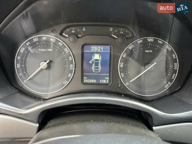 Сірий Шкода Октавія, об'ємом двигуна 1.6 л та пробігом 242 тис. км за 6600 $, фото 36 на Automoto.ua