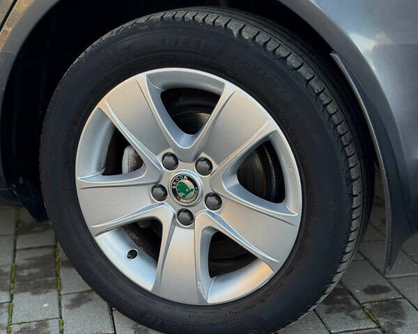 Сірий Шкода Октавія, об'ємом двигуна 1.39 л та пробігом 200 тис. км за 7400 $, фото 9 на Automoto.ua