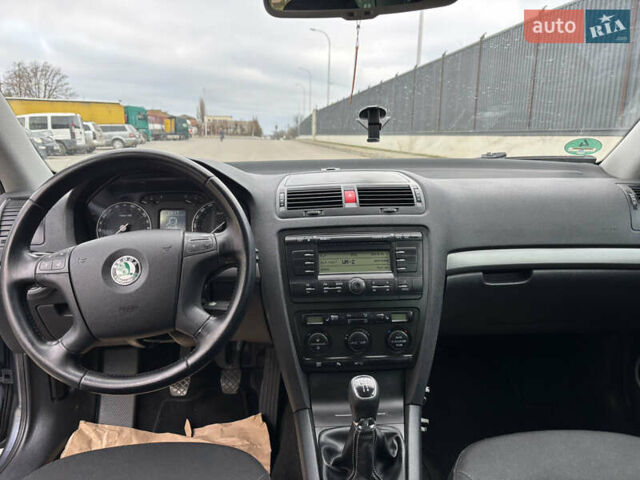 Сірий Шкода Октавія, об'ємом двигуна 1.6 л та пробігом 242 тис. км за 6600 $, фото 22 на Automoto.ua