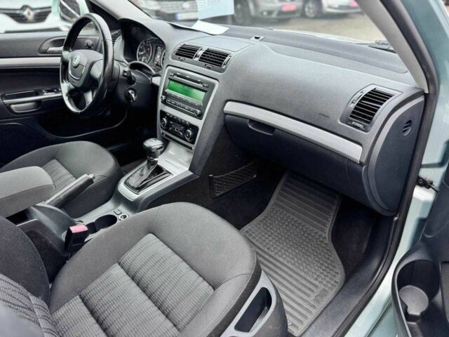 Серый Шкода Октавия, объемом двигателя 1.4 л и пробегом 229 тыс. км за 8000 $, фото 15 на Automoto.ua