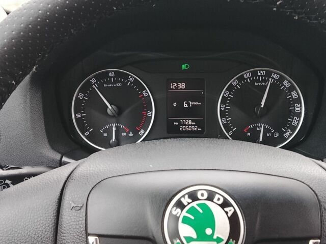 Сірий Шкода Октавія, об'ємом двигуна 0 л та пробігом 205 тис. км за 7100 $, фото 9 на Automoto.ua