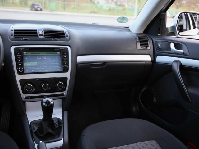 Серый Шкода Октавия, объемом двигателя 1.4 л и пробегом 205 тыс. км за 7900 $, фото 12 на Automoto.ua