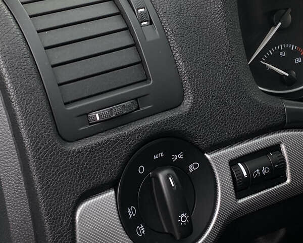 Сірий Шкода Октавія, об'ємом двигуна 1.8 л та пробігом 230 тис. км за 7100 $, фото 57 на Automoto.ua