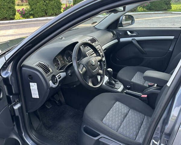 Серый Шкода Октавия, объемом двигателя 1.4 л и пробегом 291 тыс. км за 5950 $, фото 8 на Automoto.ua