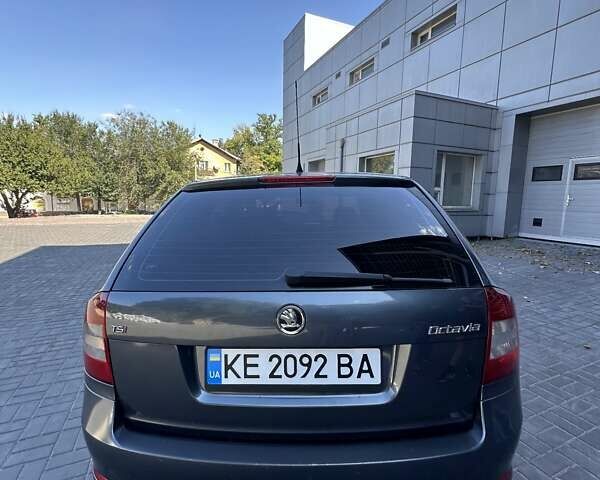 Серый Шкода Октавия, объемом двигателя 1.8 л и пробегом 267 тыс. км за 8000 $, фото 5 на Automoto.ua