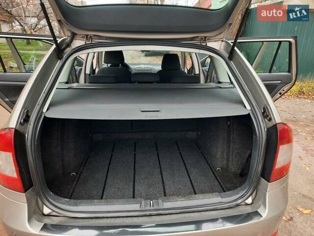 Серый Шкода Октавия, объемом двигателя 1.6 л и пробегом 250 тыс. км за 7550 $, фото 52 на Automoto.ua