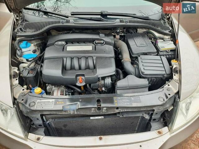 Серый Шкода Октавия, объемом двигателя 1.6 л и пробегом 250 тыс. км за 7370 $, фото 75 на Automoto.ua