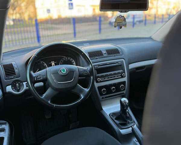 Сірий Шкода Октавія, об'ємом двигуна 1.39 л та пробігом 200 тис. км за 7400 $, фото 22 на Automoto.ua