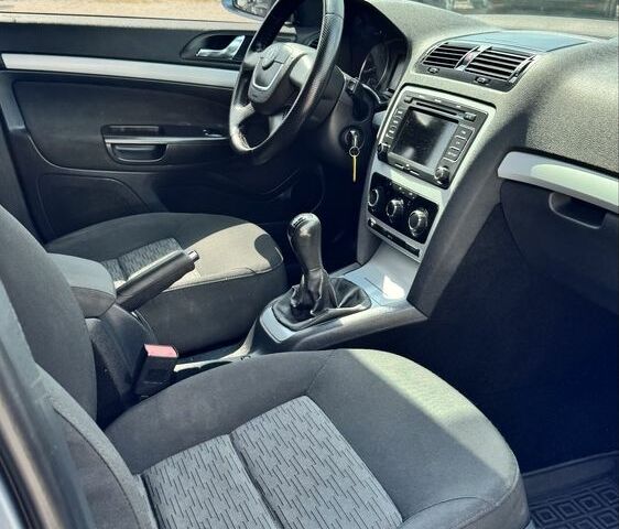 Серый Шкода Октавия, объемом двигателя 1.4 л и пробегом 181 тыс. км за 6900 $, фото 18 на Automoto.ua