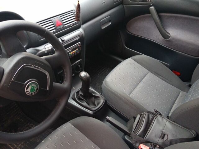 Серый Шкода Октавия, объемом двигателя 1.6 л и пробегом 283 тыс. км за 5850 $, фото 4 на Automoto.ua