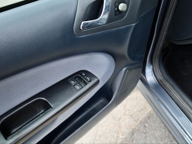 Серый Шкода Октавия, объемом двигателя 1.6 л и пробегом 199 тыс. км за 6400 $, фото 12 на Automoto.ua