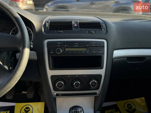 Серый Шкода Октавия, объемом двигателя 1.39 л и пробегом 188 тыс. км за 6600 $, фото 10 на Automoto.ua