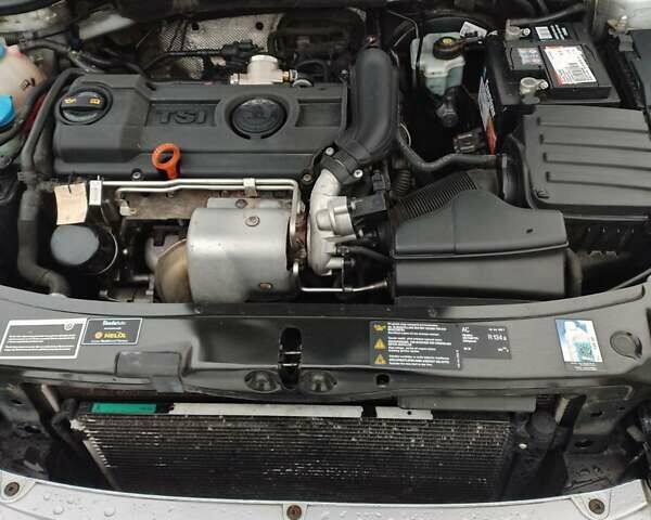 Серый Шкода Октавия, объемом двигателя 1.39 л и пробегом 243 тыс. км за 6400 $, фото 2 на Automoto.ua