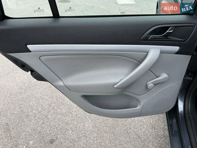 Сірий Шкода Октавія, об'ємом двигуна 1.6 л та пробігом 176 тис. км за 8999 $, фото 70 на Automoto.ua