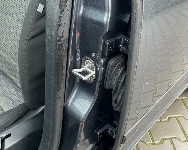 Серый Шкода Октавия, объемом двигателя 1.6 л и пробегом 181 тыс. км за 8888 $, фото 150 на Automoto.ua