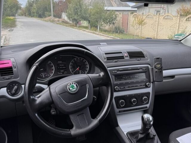 Серый Шкода Октавия, объемом двигателя 1.6 л и пробегом 324 тыс. км за 6700 $, фото 9 на Automoto.ua