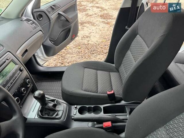 Серый Шкода Октавия, объемом двигателя 1.6 л и пробегом 182 тыс. км за 7700 $, фото 49 на Automoto.ua