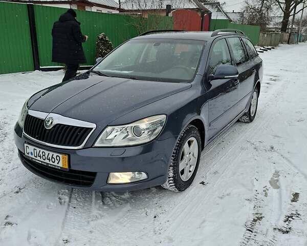 Серый Шкода Октавия, объемом двигателя 1.8 л и пробегом 198 тыс. км за 7950 $, фото 1 на Automoto.ua